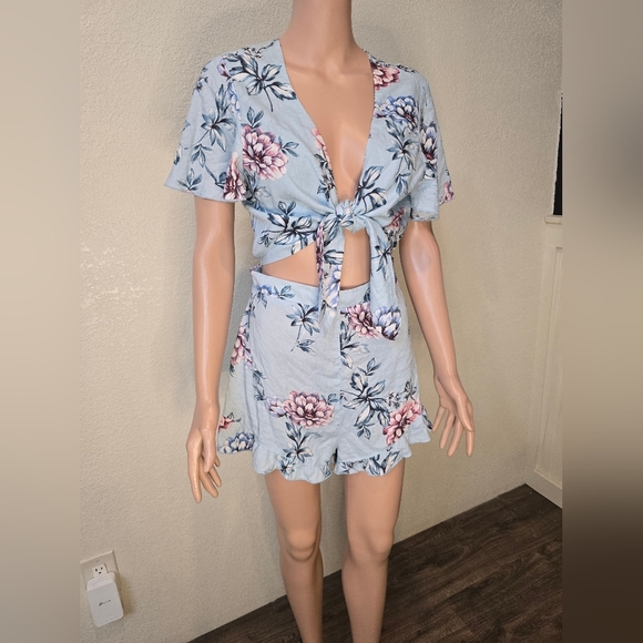Show Me Your Mumu Blue Romper Sz Large Tie Front w Ruffle Edge  Shorts, … - Picture 8 of 13